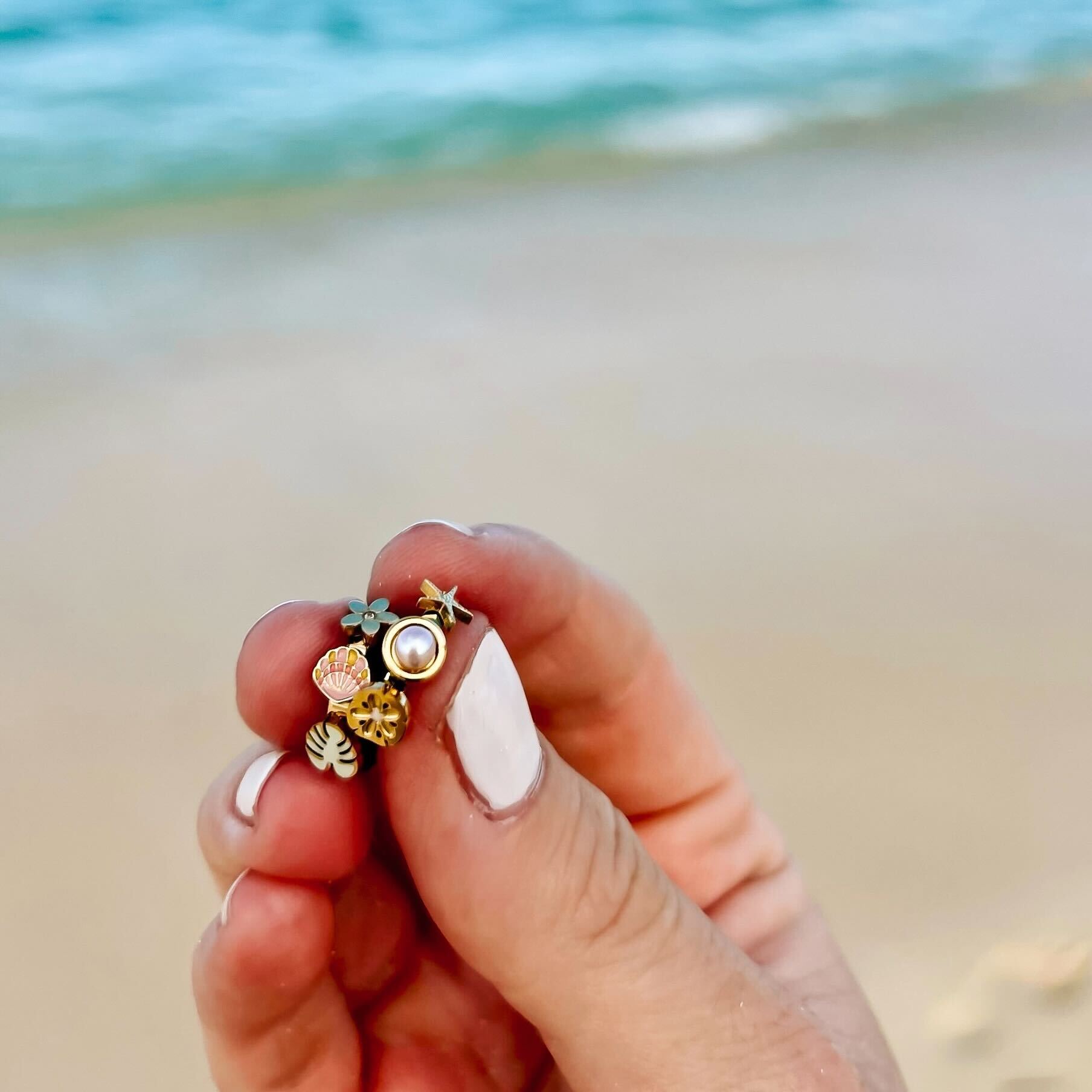 Hawaii 3D Huggie Hoop Earrings